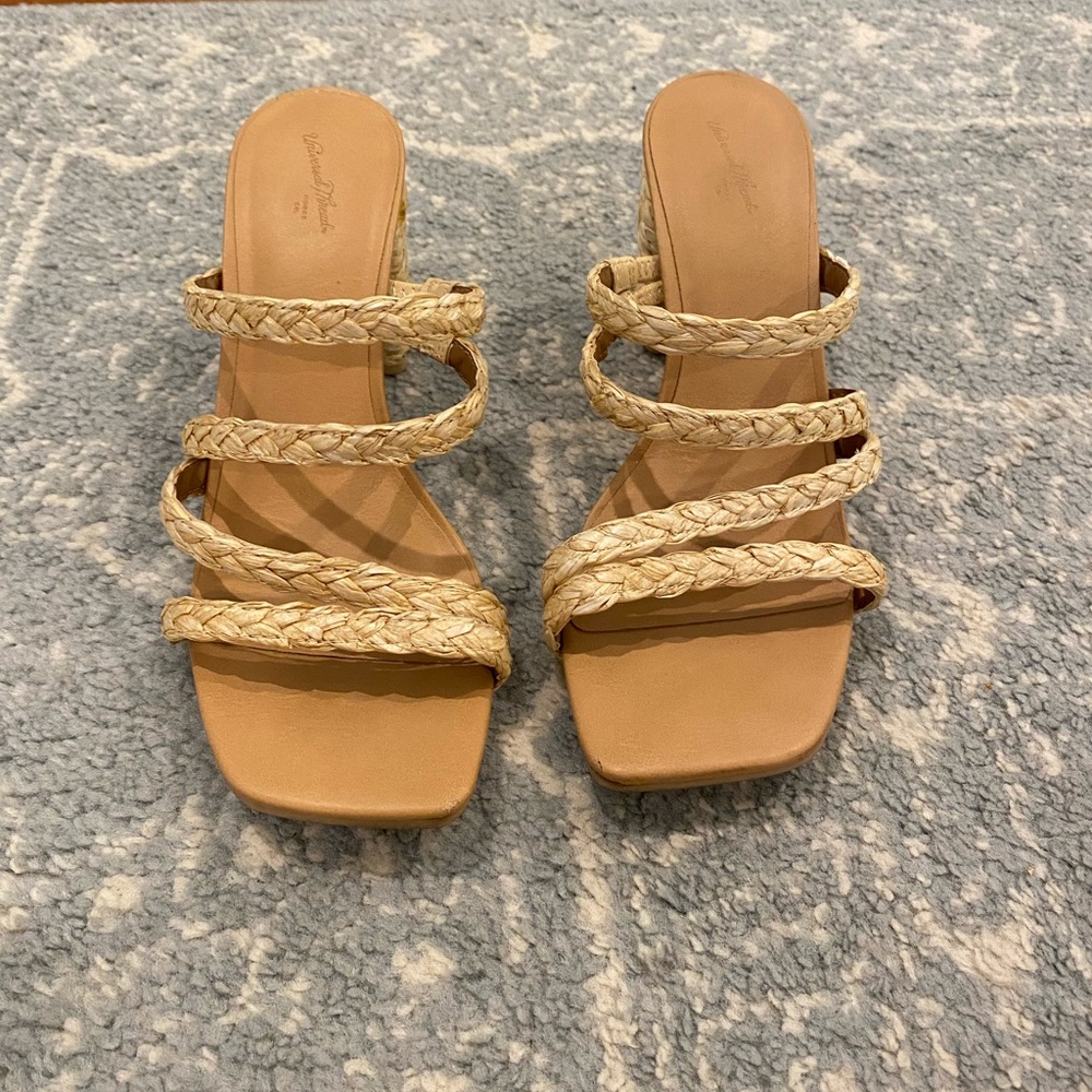 Universal Thread Straw Sandals